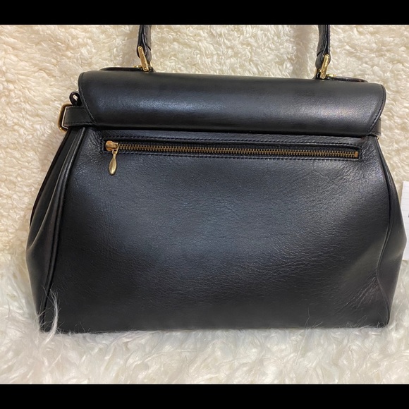 Valentino - Picture 7 of 9